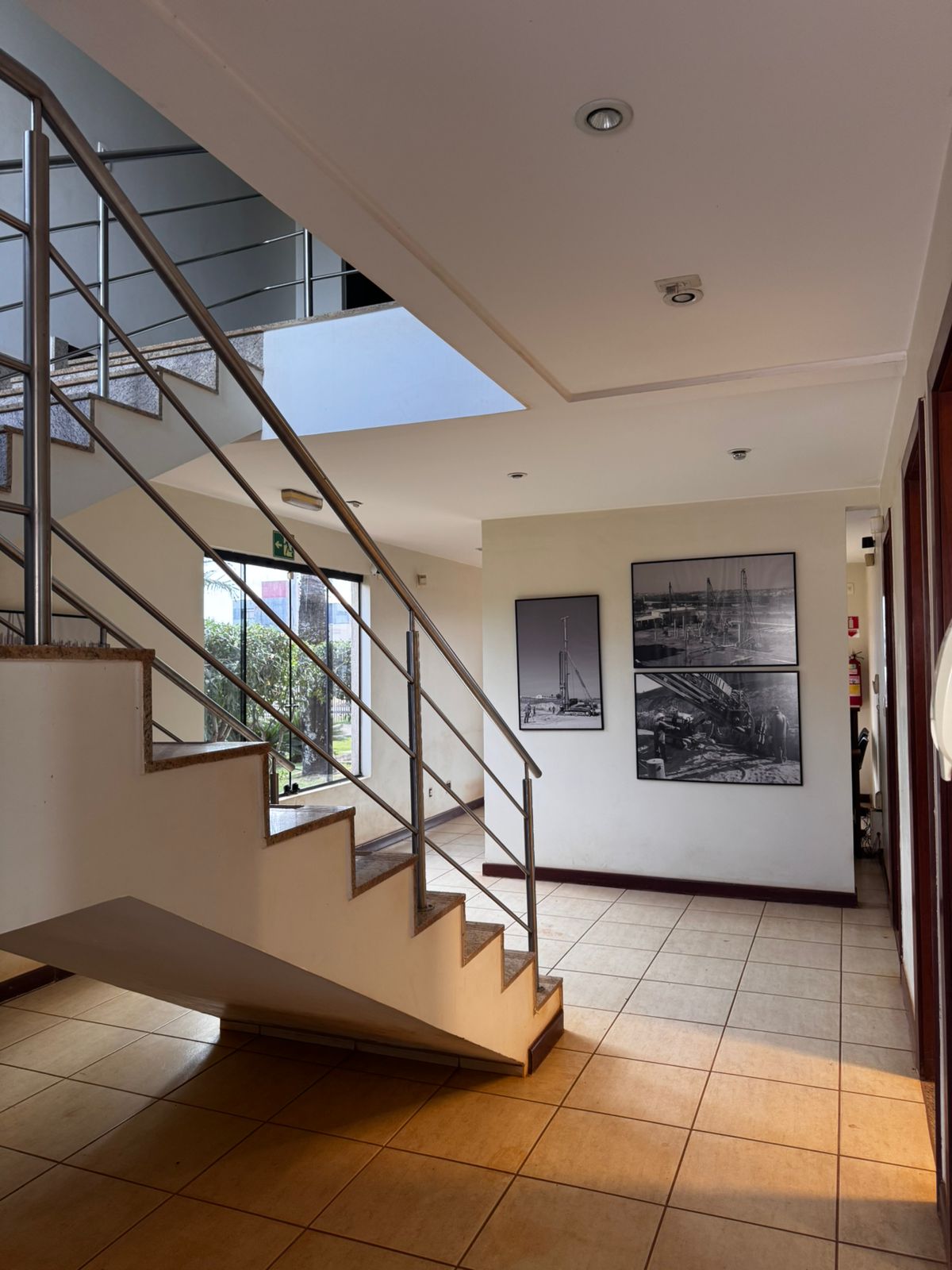 Área externa e galpão